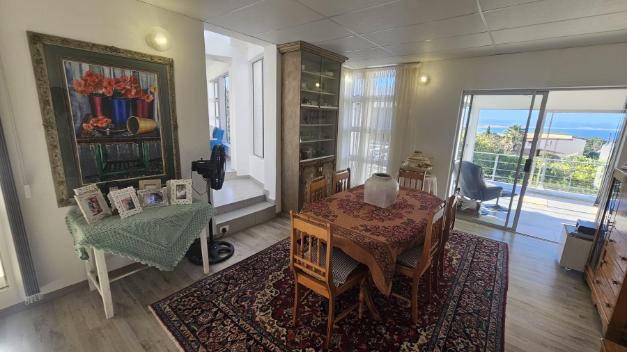 3 Bedroom Property for Sale in Wavecrest Eastern Cape